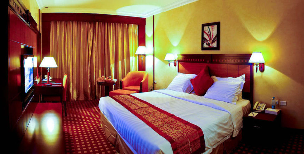Ramada By Wyndham Hotel Riade Quarto foto
